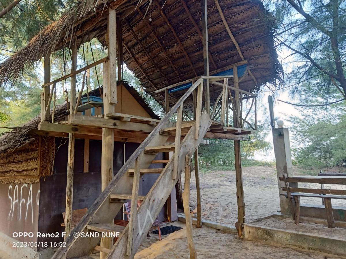 Sand Dune Beach Resort & Surf Camp آروغام المظهر الخارجي الصورة