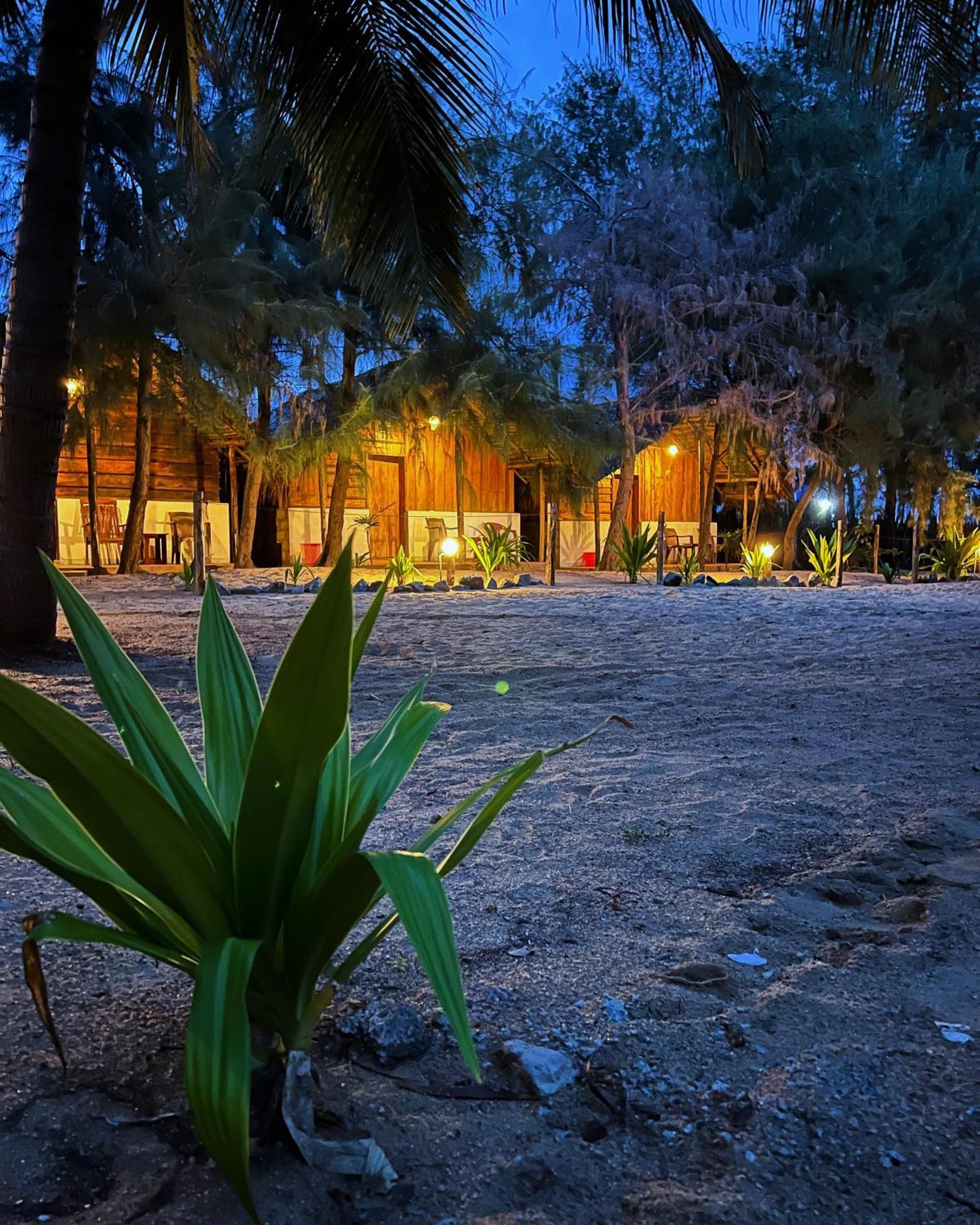 Sand Dune Beach Resort & Surf Camp آروغام المظهر الخارجي الصورة