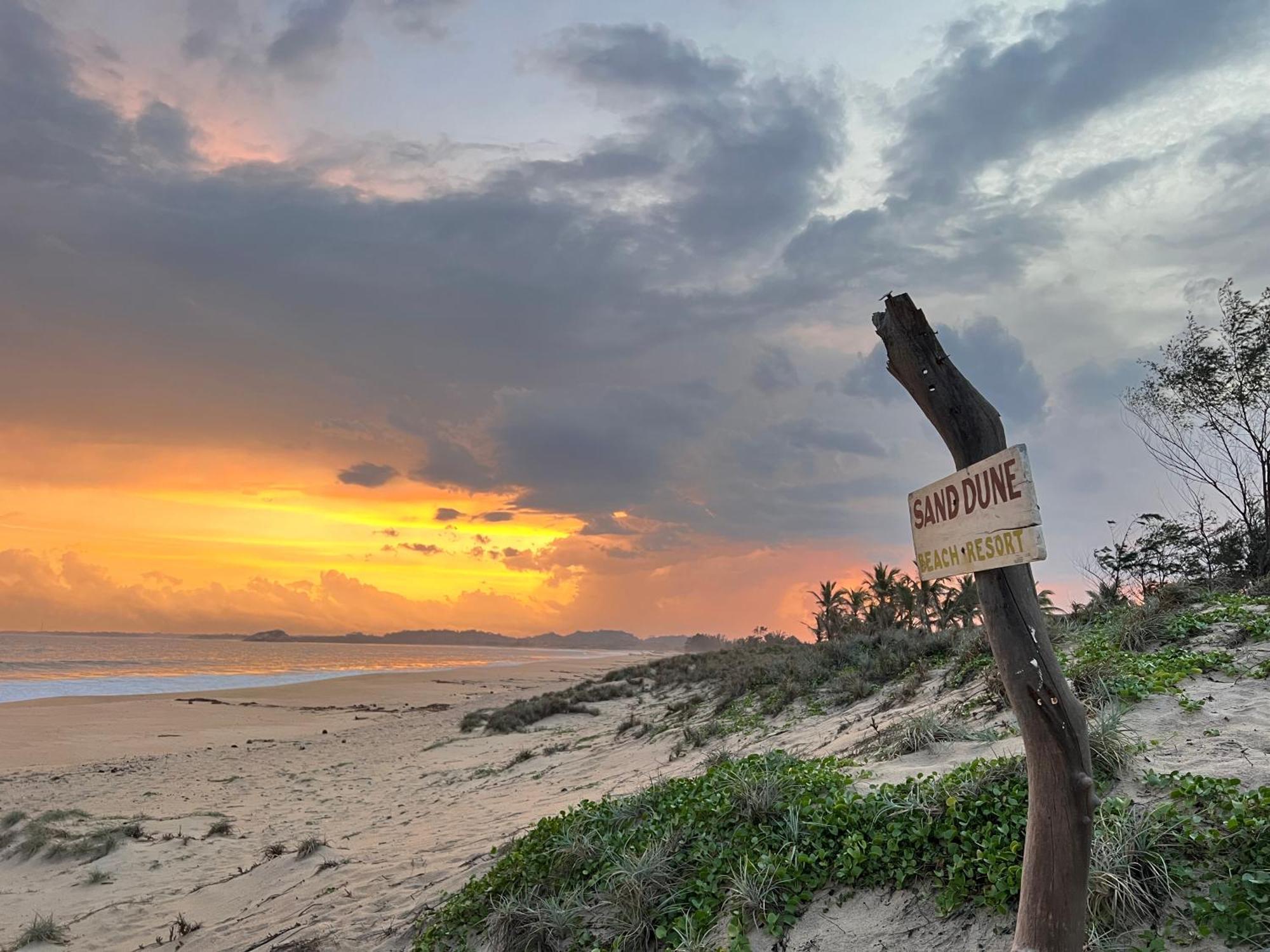 Sand Dune Beach Resort & Surf Camp آروغام المظهر الخارجي الصورة