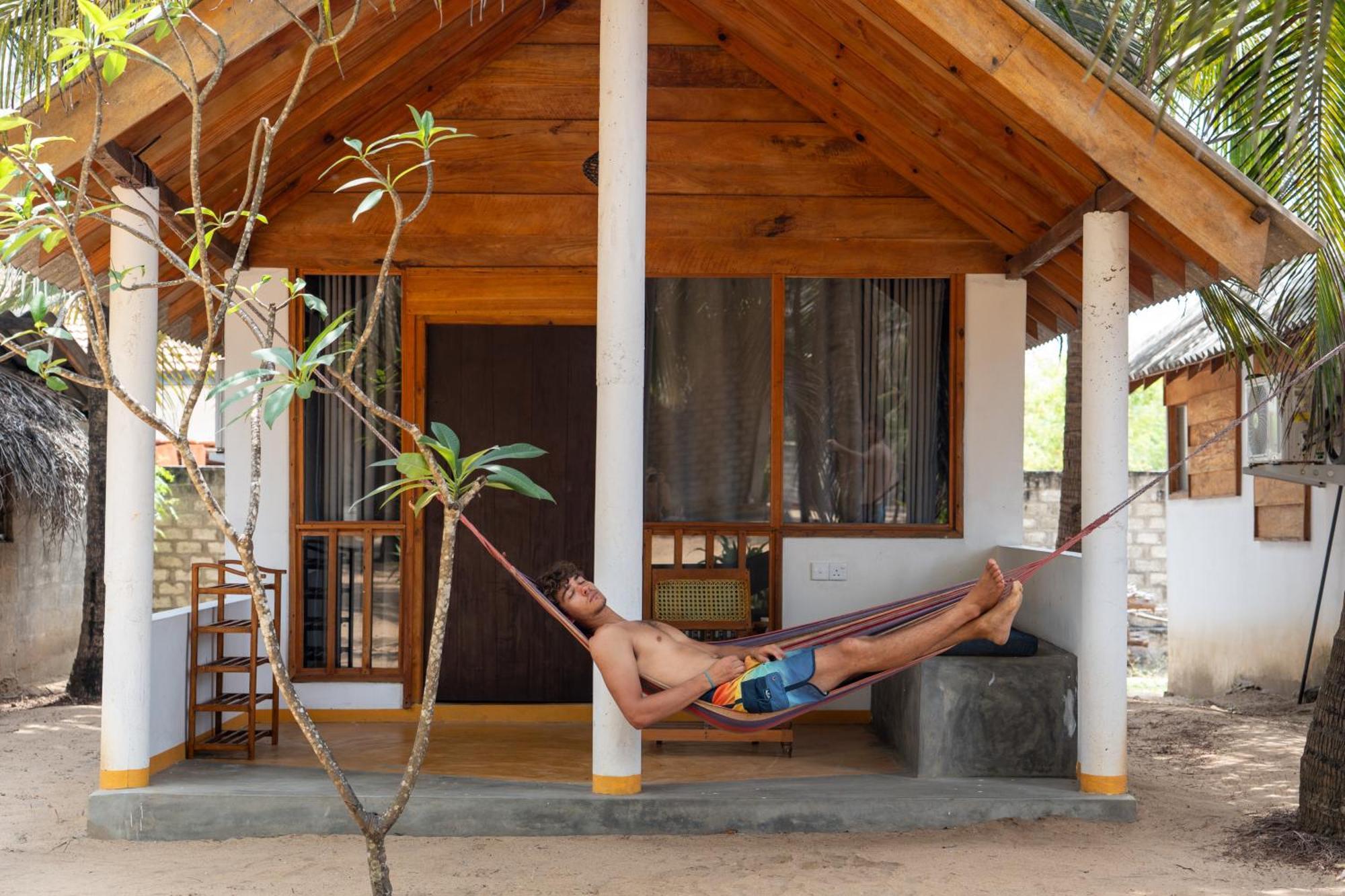Sand Dune Beach Resort & Surf Camp آروغام المظهر الخارجي الصورة