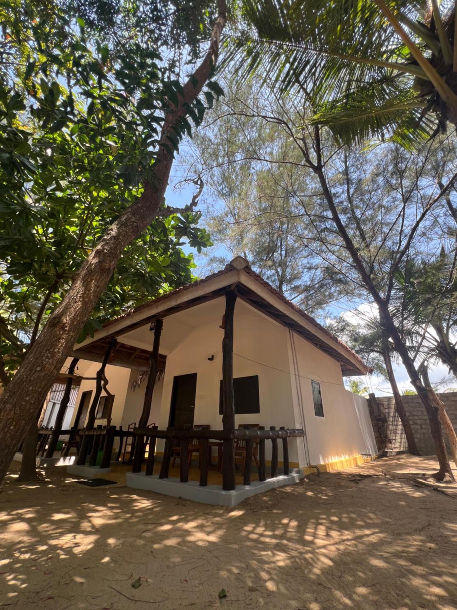 Sand Dune Beach Resort & Surf Camp آروغام المظهر الخارجي الصورة